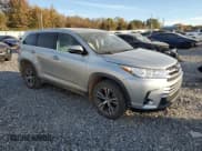 ✅ 2019 Toyota Highlander LE • VIN: 5TDZARFH6KS054893 • Lot: 92293595. Wystawiony na Copart z przebiegiem 89 770 mil. Bezpłatny archiwum sprzedaży aukcyjnych z USA i szczegółowy raport historii pojazdu na DreamBid. Zdjęcie 4.