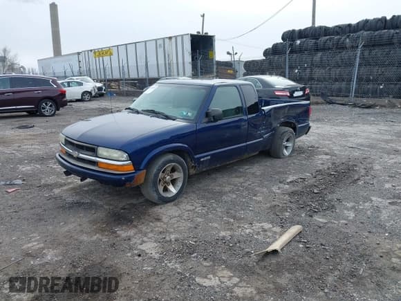 ✅ 2003 Chevrolet S-10 • VIN: 1GCCS19H938235539 • Лот: 41619672. Опубликован ранее на IAAI с пробегом 223 699 миль. Бесплатный доступ к архиву аукционных продаж из США и подробный отчёт об истории автомобиля на DreamBid. Изображение 18.