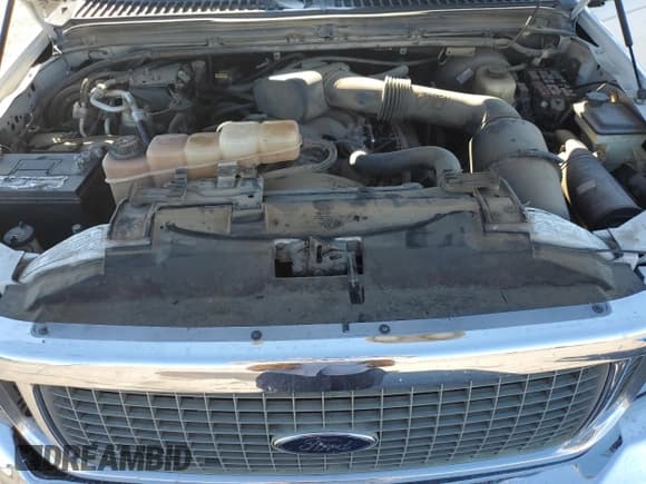 ✅ 2000 Ford Excursion XLT • VIN: 1FMNU40S5YEB87300 • Lot: 91559835. Wystawiony na Copart z przebiegiem 215 114 mil. Bezpłatny archiwum sprzedaży aukcyjnych z USA i szczegółowy raport historii pojazdu na DreamBid. Zdjęcie 12.