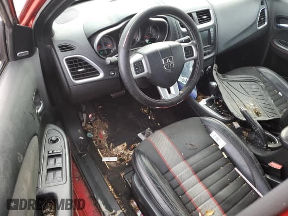 ✅ 2013 Dodge Avenger R/T • VIN: 1C3CDZBGXDN562615 • Lot: 80740084. Wystawiony na Copart z przebiegiem 135 709 mil. Bezpłatny archiwum sprzedaży aukcyjnych z USA i szczegółowy raport historii pojazdu na DreamBid. Zdjęcie 8.