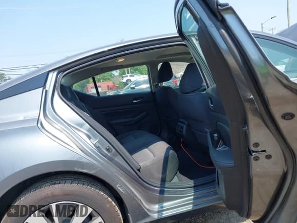 ✅ 2020 Nissan Altima SV • VIN: 1N4BL4DW8LC122474 • Lot: 42916432. Wystawiony na IAAI z przebiegiem 73 641 mil. Bezpłatny archiwum sprzedaży aukcyjnych z USA i szczegółowy raport historii pojazdu na DreamBid. Zdjęcie 8.