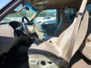 ✅ 2000 Ford F-150 XL • VIN: 1FTRX17W6YKA41445 • Lot: 85125655. Wystawiony na Copart z przebiegiem 293 500 mil. Bezpłatny archiwum sprzedaży aukcyjnych z USA i szczegółowy raport historii pojazdu na DreamBid. Zdjęcie 7.