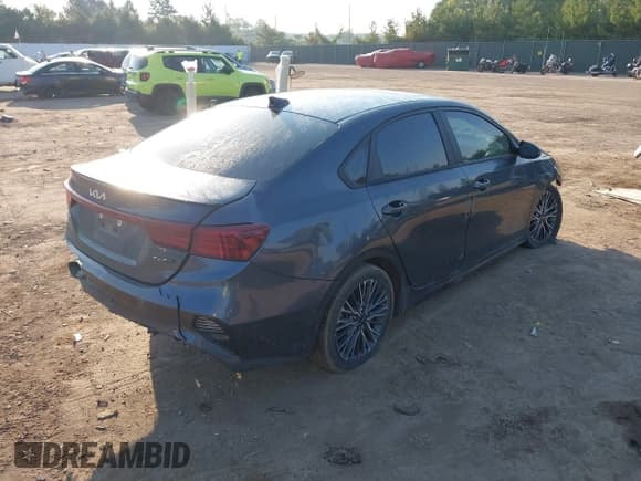 ✅ 2022 Kia Forte GT-Line • VIN: 3KPF54AD2NE484532 • Лот: 43258897. Опубликован ранее на IAAI с пробегом 72 261 миль. Бесплатный доступ к архиву аукционных продаж из США и подробный отчёт об истории автомобиля на DreamBid. Изображение 4.