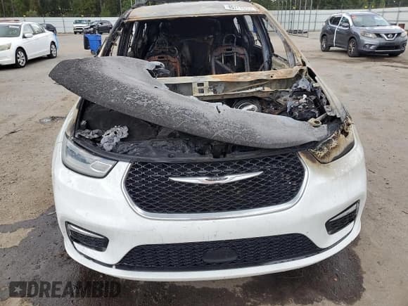 ✅ 2021 Chrysler Pacifica Touring L • VIN: 2C4RC1BG3MR528724 • Lot: 85741655. Listed on Copart with Not provided. Free auction sales archive from the USA and detailed vehicle history report at DreamBid. Image 12.