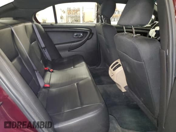 ✅ 2017 Ford Police Interceptor • VIN: 1FAHP2MK3HG120227 • Лот: 69212135. Опубликован ранее на Copart с пробегом Не указан. Бесплатный доступ к архиву аукционных продаж из США и подробный отчёт об истории автомобиля на DreamBid. Изображение 10.