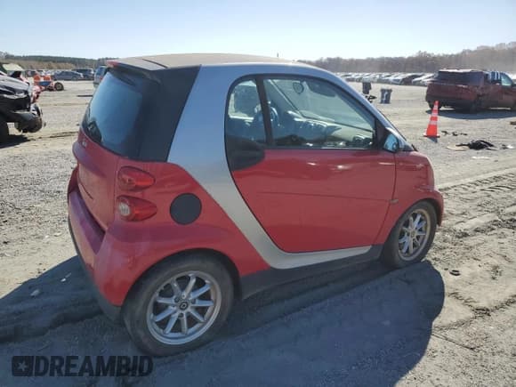 ✅ 2009 Smart fortwo Pure • VIN: WMEEJ31X89K240206 • Lot: 92012945. Listed on Copart with 62,396 mi. Free auction sales archive from the USA and detailed vehicle history report at DreamBid. Image 3.