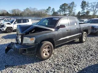 2008 Dodge Dakota SLT z VIN 1D7HE48K18S561928, wystawiony jako Copart lot #86441374 z przebiegiem 169 333 mil mil oraz Szkoda całkowita • Salvage title. Historia ofert i sprzedaży dostępna na DreamBid. Obrazek 1.