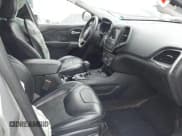 ✅ 2019 Jeep Cherokee Latitude Plus • VIN: 1C4PJMLB9KD189212 • Lot: 43690661. Wystawiony na IAAI z przebiegiem 168 149 mil. Bezpłatny archiwum sprzedaży aukcyjnych z USA i szczegółowy raport historii pojazdu na DreamBid. Zdjęcie 5.