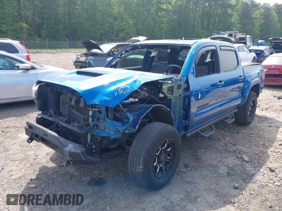 ✅ 2017 Toyota Tacoma SR5 • VIN: 5TFCZ5AN4HX065947 • Lot: 42017419. Listed on IAAI with Not provided. Free auction sales archive from the USA and detailed vehicle history report at DreamBid. Image 2.