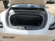 ✅ 2021 Tesla Model Y Performance • VIN: 5YJYGDEF3MF246650 • Lot: 81939935. Wystawiony na Copart z przebiegiem 62 175 mil. Bezpłatny archiwum sprzedaży aukcyjnych z USA i szczegółowy raport historii pojazdu na DreamBid. Zdjęcie 11.