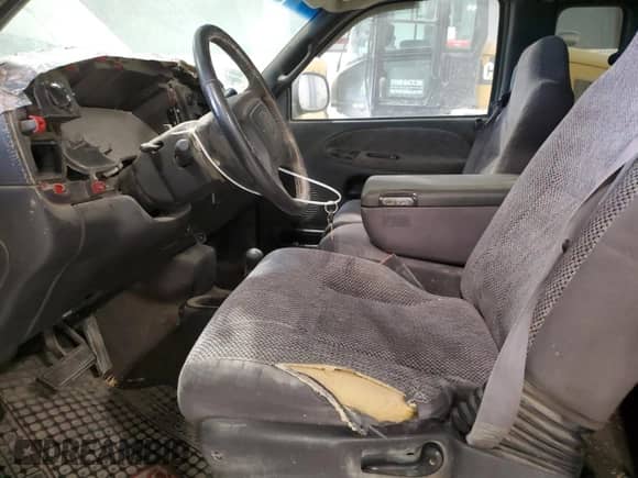 2001 Dodge 1500 with VIN 3B7HF13Z21G808073, listed as a Copart auction lot 82921674 with 146,505 mi miles and Clean title. Bid and sale history available at DreamBid. Image 7.