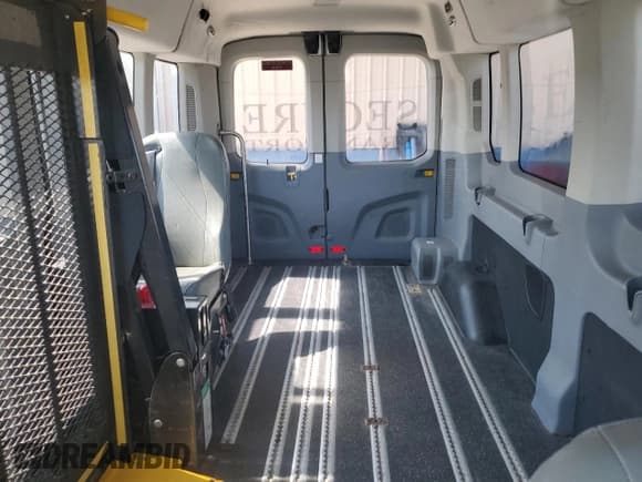 ✅ 2019 Ford Transit Passenger XL • VIN: 1FDZX2CM2KKB61174 • Лот: 81160425. Опубликован ранее на Copart с пробегом 263 629 миль. Бесплатный доступ к архиву аукционных продаж из США и подробный отчёт об истории автомобиля на DreamBid. Изображение 10.