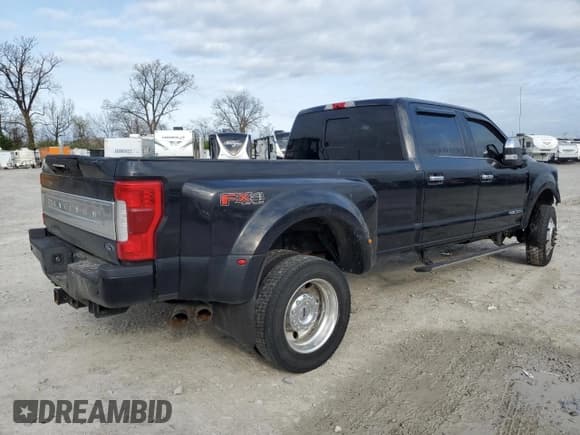 ✅ 2019 Ford F-450 XL • VIN: 1FT8W4DT6KEG37025 • Lot: 51177235. Listed on Copart with 163,262 mi. Free auction sales archive from the USA and detailed vehicle history report at DreamBid. Image 3.