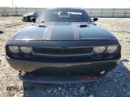 ✅ 2014 Dodge Challenger R/T • VIN: 2C3CDYBT3EH241940 • Lot: 82106215. Wystawiony na Copart z przebiegiem Nie podano. Bezpłatny archiwum sprzedaży aukcyjnych z USA i szczegółowy raport historii pojazdu na DreamBid. Zdjęcie 5.
