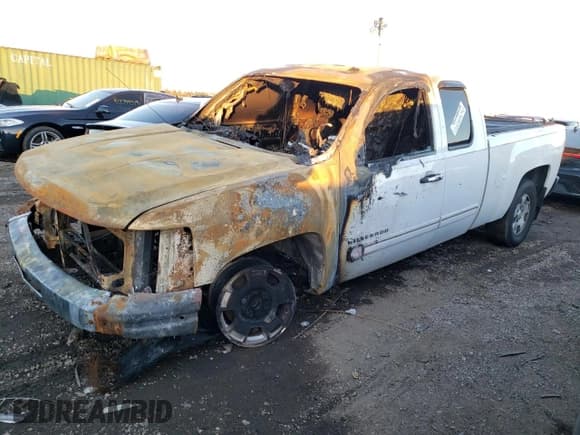 ✅ 2011 Chevrolet Silverado 1500 LT • VIN: 1GCRCSE08BZ457205 • Lot: 61198504. Listed on Copart with Not provided. Free auction sales archive from the USA and detailed vehicle history report at DreamBid. Image 1.