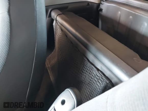 ✅ 2013 Smart fortwo Pure • VIN: WMEEJ3BA9DK663525 • Lot: 42863988. Wystawiony na IAAI z przebiegiem 98 454 mil. Bezpłatny archiwum sprzedaży aukcyjnych z USA i szczegółowy raport historii pojazdu na DreamBid. Zdjęcie 8.