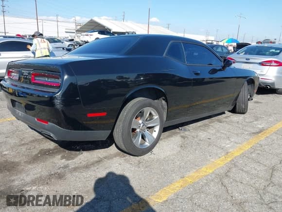 ✅ 2015 Dodge Challenger SXT • VIN: 2C3CDZAG1FH811459 • Lot: 43507040. Listed on IAAI with 121,268 mi. Free auction sales archive from the USA and detailed vehicle history report at DreamBid. Image 4.
