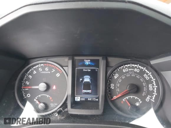 ✅ 2022 Toyota Tacoma SR • VIN: 3TYRX5GN1NT039125 • Lot: 42823020. Listed on IAAI with 44,115 mi. Free auction sales archive from the USA and detailed vehicle history report at DreamBid. Image 7.