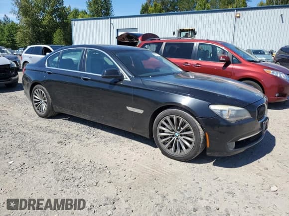 ✅ 2009 BMW 7 Series 750i • VIN: WBAKA83569CY33130 • Lot: 69126755. Listed on Copart with 142,892 mi. Free auction sales archive from the USA and detailed vehicle history report at DreamBid. Image 4.