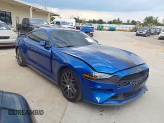 ✅ 2018 Ford Mustang EcoBoost • VIN: 1FA6P8TH6J5105464 • Лот: 43249019. Опубликован ранее на IAAI с пробегом 38 000 миль. Бесплатный доступ к архиву аукционных продаж из США и подробный отчёт об истории автомобиля на DreamBid. Изображение 1.