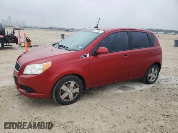 2011 Chevrolet Aveo 1LT z VIN KL1TD6DEXBB132191, wystawiony jako Copart lot #87774475 z przebiegiem 102 416 mil mil oraz Czysty tytuł • Clean title. Historia ofert i sprzedaży dostępna na DreamBid. Obrazek 1.