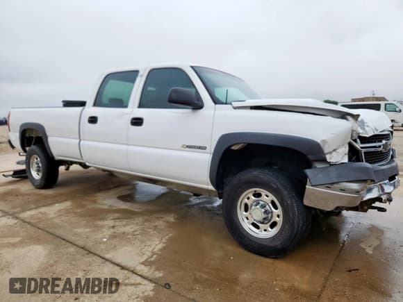 ✅ 2006 Chevrolet Silverado 2500HD Work Truck • VIN: 1GCHC23U56F226352 • Лот: 58729325. Опубликован ранее на Copart с пробегом 243 826 миль. Бесплатный доступ к архиву аукционных продаж из США и подробный отчёт об истории автомобиля на DreamBid. Изображение 4.