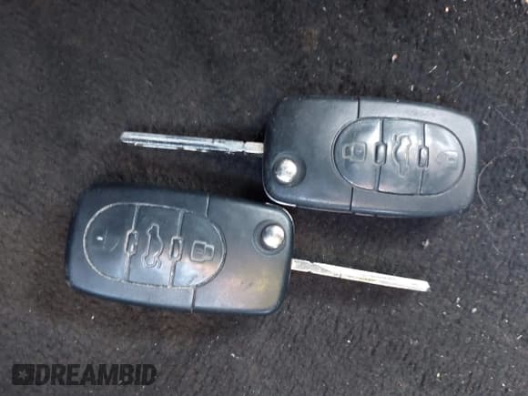 ✅ 2000 Volkswagen Jetta GL • VIN: 3VWRC29M7YM194788 • Lot: 43857550. Wystawiony na IAAI z przebiegiem 102 311 mil. Bezpłatny archiwum sprzedaży aukcyjnych z USA i szczegółowy raport historii pojazdu na DreamBid. Zdjęcie 11.