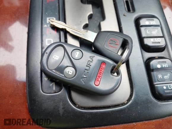 ✅ 2000 Acura RL • VIN: JH4KA9657YC008473 • Лот: 41935155. Опубликован ранее на IAAI с пробегом 216 629 миль. Бесплатный доступ к архиву аукционных продаж из США и подробный отчёт об истории автомобиля на DreamBid. Изображение 11.