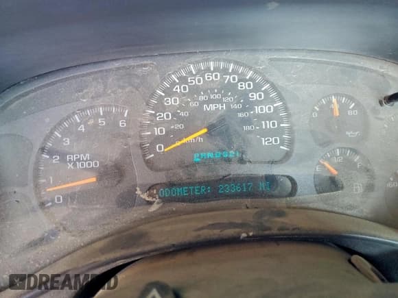 ✅ 2004 Chevrolet Silverado 1500 LS • VIN: 1GCEC14V84Z162159 • Лот: 94511565. Опубликован ранее на Copart с пробегом 233 617 миль. Бесплатный доступ к архиву аукционных продаж из США и подробный отчёт об истории автомобиля на DreamBid. Изображение 9.