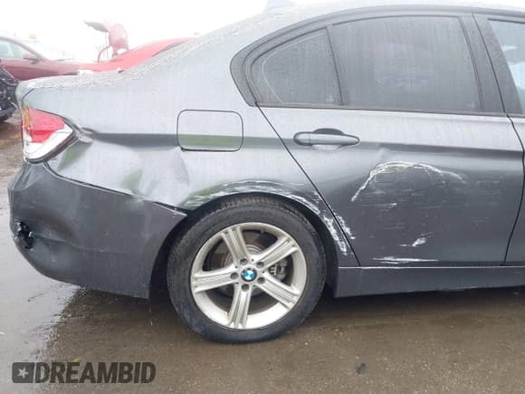 ✅ 2013 BMW 3 Series 328i • VIN: WBA3C1C58DF442266 • Lot: 43709088. Listed on IAAI with 197,603 mi. Free auction sales archive from the USA and detailed vehicle history report at DreamBid. Image 6.