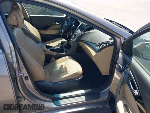 ✅ 2012 Hyundai Azera • VIN: KMHFG4JG7CA152408 • Lot: 41968451. Wystawiony na IAAI z przebiegiem 146 089 mil mil. Skorzystaj z bezpłatnego archiwum sprzedaży aukcyjnych z USA i zobacz szczegółowy raport historii pojazdu na DreamBid. Zdjęcie 5.