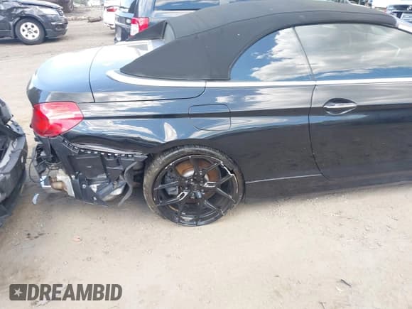 ✅ 2012 BMW 6 Series 650i • VIN: WBALZ3C55CC397345 • Lot: 42794615. Wystawiony na IAAI z przebiegiem 45 261 mil. Bezpłatny archiwum sprzedaży aukcyjnych z USA i szczegółowy raport historii pojazdu na DreamBid. Zdjęcie 17.