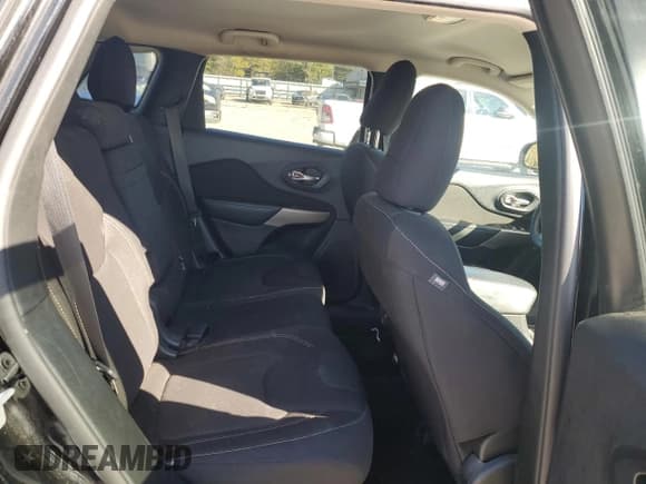 ✅ 2017 Jeep Cherokee Latitude • VIN: 1C4PJLCBXHW644477 • Lot: 86299595. Wystawiony na Copart z przebiegiem 123 838 mil. Bezpłatny archiwum sprzedaży aukcyjnych z USA i szczegółowy raport historii pojazdu na DreamBid. Zdjęcie 11.