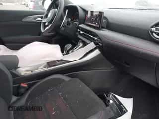 2024 Dodge Hornet R/T с VIN ZACPDFCW7R3A21951, выставлен на аукционе IAAI как лот 41671892 с пробегом 8 888 миль миль и . История ставок и продаж доступна на DreamBid. Изображение 5.