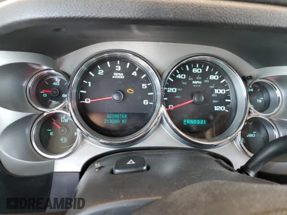 ✅ 2007 Chevrolet Silverado 1500 LS • VIN: 3GCEC13C77G552366 • Lot: 62420455. Listed on Copart with 219,280 mi. Free auction sales archive from the USA and detailed vehicle history report at DreamBid. Image 9.