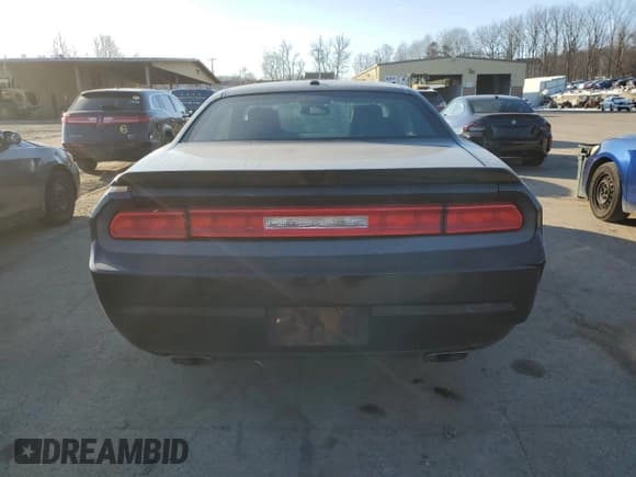 ✅ 2013 Dodge Challenger R/T • VIN: 2C3CDYBT3DH684409 • Lot: 42778935. Wystawiony na Copart z przebiegiem 164 405 mil. Bezpłatny archiwum sprzedaży aukcyjnych z USA i szczegółowy raport historii pojazdu na DreamBid. Zdjęcie 6.