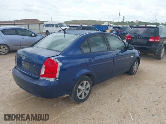 ✅ 2007 Hyundai Accent GLS • VIN: KMHCN46C17U143111 • Лот: 42628749. Опубликован ранее на IAAI с пробегом 283 767 миль. Бесплатный доступ к архиву аукционных продаж из США и подробный отчёт об истории автомобиля на DreamBid. Изображение 4.