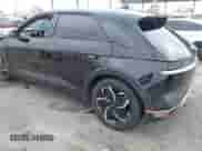 ✅ 2024 Hyundai Ioniq 5 SE Standard Range • VIN: KM8KM4DB2RU275578 • Lot: 41505229. Wystawiony na IAAI z przebiegiem Nie podano. Bezpłatny archiwum sprzedaży aukcyjnych z USA i szczegółowy raport historii pojazdu na DreamBid. Zdjęcie 3.