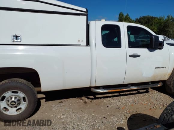 ✅ 2011 Chevrolet Silverado 2500HD Work Truck • VIN: 1GC2KVCG6BZ332676 • Lot: 43212579. Wystawiony na IAAI z przebiegiem 255 754 mil. Bezpłatny archiwum sprzedaży aukcyjnych z USA i szczegółowy raport historii pojazdu na DreamBid. Zdjęcie 14.