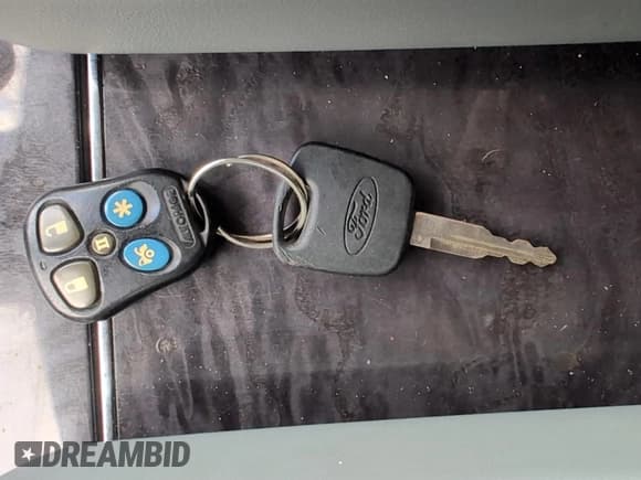 ✅ 2004 Ford Excursion Limited • VIN: 1FMSU43P44EA56041 • Лот: 42523320. Опубликован ранее на IAAI с пробегом 145 017 миль. Бесплатный доступ к архиву аукционных продаж из США и подробный отчёт об истории автомобиля на DreamBid. Изображение 11.