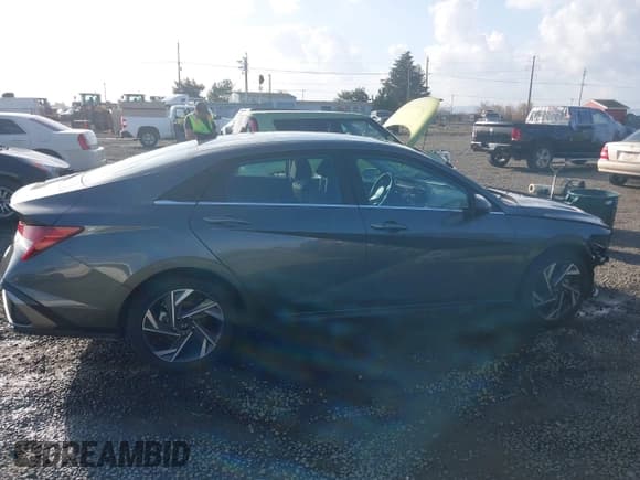 ✅ 2025 Hyundai Elantra SEL Convenience • VIN: KMHLS4DG6SU873023 • Lot: 43646971. Listed on IAAI with 23,169 mi. Free auction sales archive from the USA and detailed vehicle history report at DreamBid. Image 14.