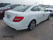 ✅ 2015 Mercedes-Benz C 250 • VIN: WDDGJ4HB9FG370183 • Lot: 42670705. Wystawiony na IAAI z przebiegiem 127 582 mil. Bezpłatny archiwum sprzedaży aukcyjnych z USA i szczegółowy raport historii pojazdu na DreamBid. Zdjęcie 4.