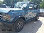 ✅ 2022 Ford Bronco • VIN: 1FMDE5BH8NLB72622 • Lot: 42974136. Wystawiony na IAAI z przebiegiem 17 065 mil. Bezpłatny archiwum sprzedaży aukcyjnych z USA i szczegółowy raport historii pojazdu na DreamBid. Zdjęcie 6.