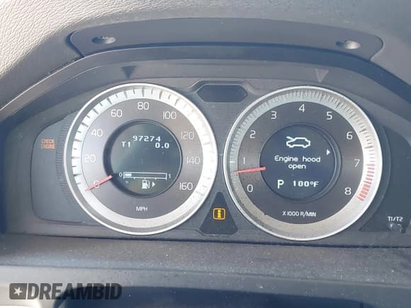 ✅ 2013 Volvo S60 T5 Premier • VIN: YV1612FS6D2207492 • Lot: 43497044. Wystawiony na IAAI z przebiegiem 97 274 mil. Bezpłatny archiwum sprzedaży aukcyjnych z USA i szczegółowy raport historii pojazdu na DreamBid. Zdjęcie 7.