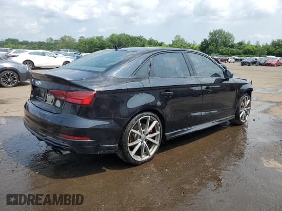 ✅ 2018 Audi S3 Premium Plus • VIN: WAUB1GFF2J1007079 • Лот: 60474255. Опубликован ранее на Copart с пробегом 107 984 миль. Бесплатный доступ к архиву аукционных продаж из США и подробный отчёт об истории автомобиля на DreamBid. Изображение 3.