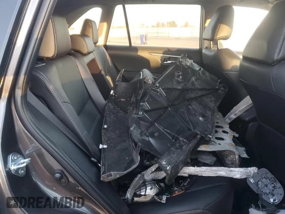 ✅ 2024 Toyota RAV4 XLE Premium • VIN: 2T3C1RFV1RC284430 • Lot: 43248235. Listed on Copart with 4,688 mi. Free auction sales archive from the USA and detailed vehicle history report at DreamBid. Image 12.