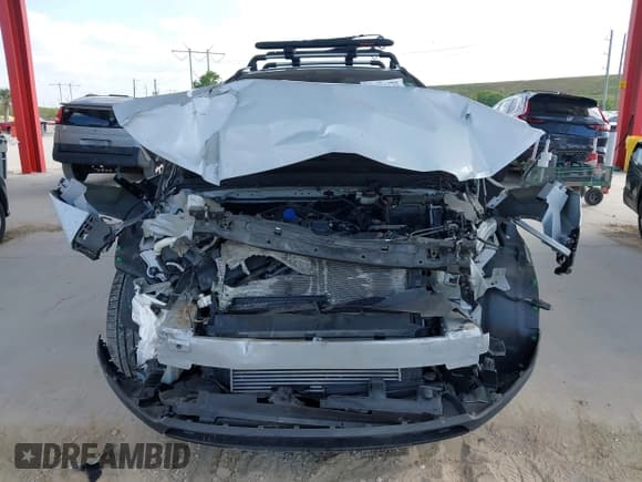 ✅ 2020 Volvo XC40 R-Design • VIN: YV4AC2HM9L2254343 • Lot: 41708631. Wystawiony na IAAI z przebiegiem 27 668 mil. Bezpłatny archiwum sprzedaży aukcyjnych z USA i szczegółowy raport historii pojazdu na DreamBid. Zdjęcie 6.