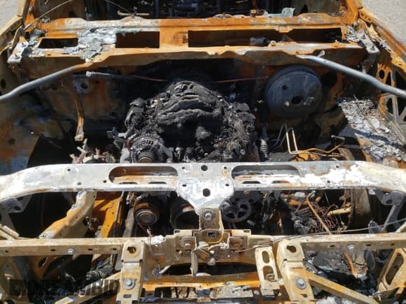 ✅ 2018 Chevrolet Silverado 1500 Work Truck • VIN: 1GCRCNECXJZ135093 • Лот: 63622154. Опубликован ранее на Copart с пробегом Не указан. Бесплатный доступ к архиву аукционных продаж из США и подробный отчёт об истории автомобиля на DreamBid. Изображение 11.