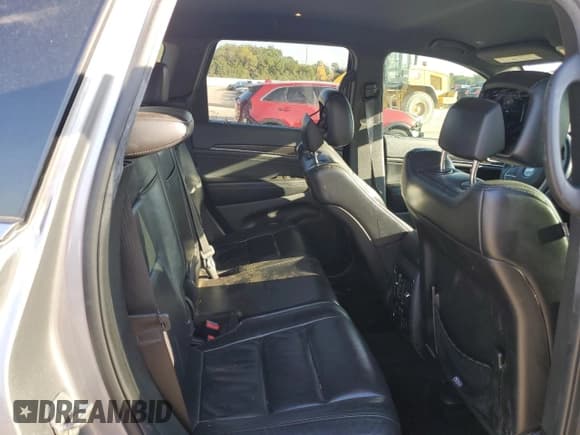 ✅ 2018 Jeep Grand Cherokee Limited • VIN: 1C4RJFBG7JC153038 • Lot: 81813555. Listed on Copart with 113,111 mi. Free auction sales archive from the USA and detailed vehicle history report at DreamBid. Image 10.