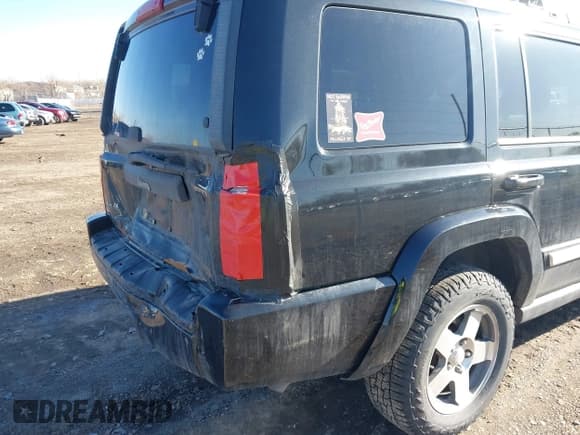 ✅ 2010 Jeep Commander Sport • VIN: 1J4RG4GK4AC158319 • Lot: 41824621. Listed on IAAI with 63,061 mi. Free auction sales archive from the USA and detailed vehicle history report at DreamBid. Image 12.